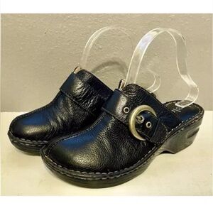 Bolo Women's Sz 7/38 Pebble Leather Slip On Buckle Mule Clogs Black J03703